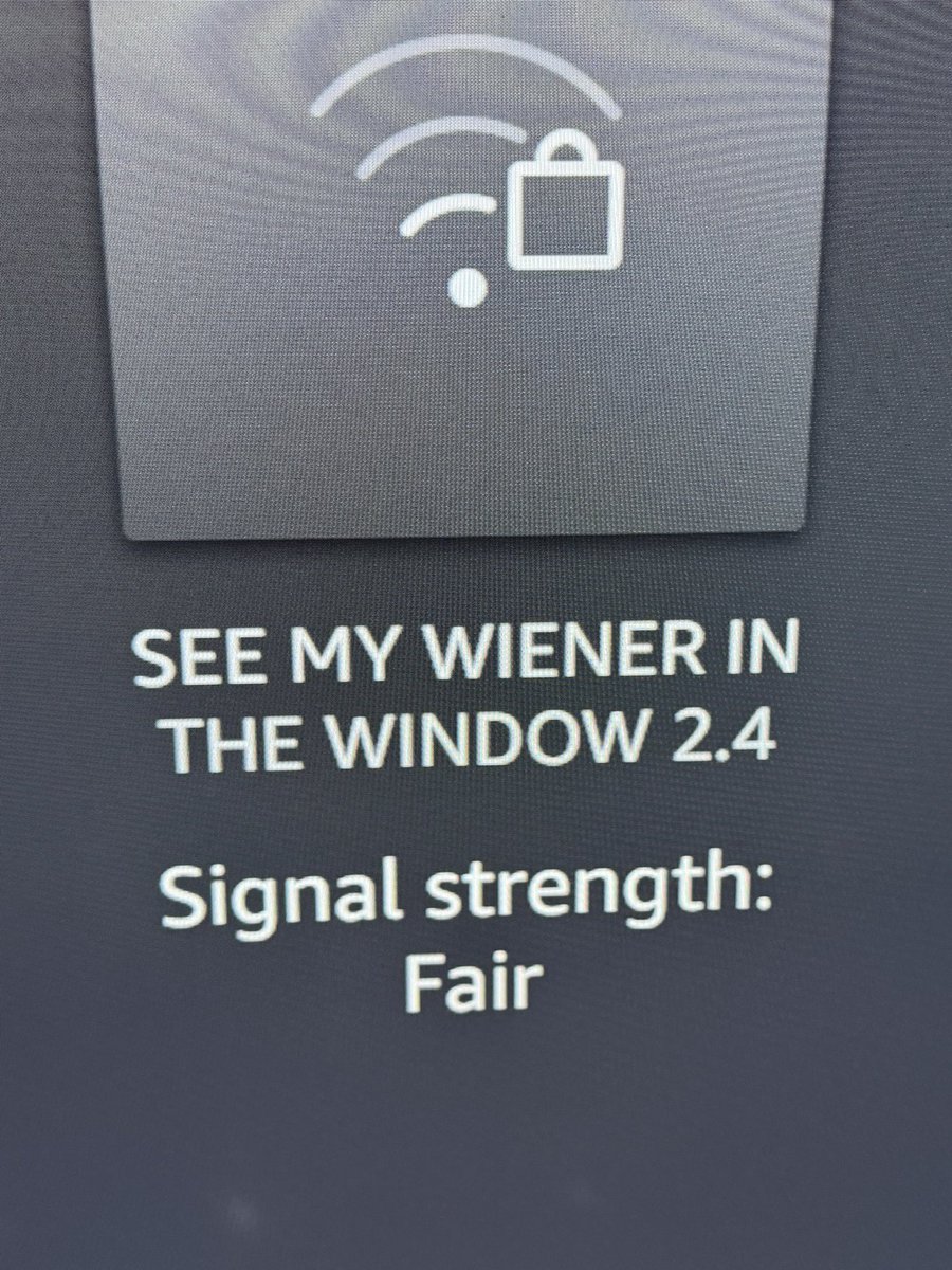 anna33285925's tweet photo. Ok internet do your thing! Help me find who lives in homewood Il LMFAO. Your WiFi took my ass out 😂😂 https://t.co/YY2JLCVNQC