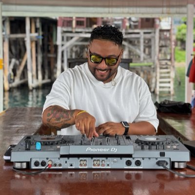 djnathaniza's tweet photo. #NuevaFotoDePerfil https://t.co/rfL26J0J0W