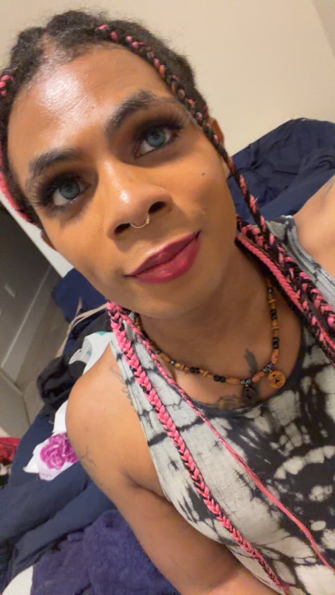 DavoraDemure's tweet photo. Haiii 🥰🦋🌬️❤️ https://t.co/ax5pPiG801