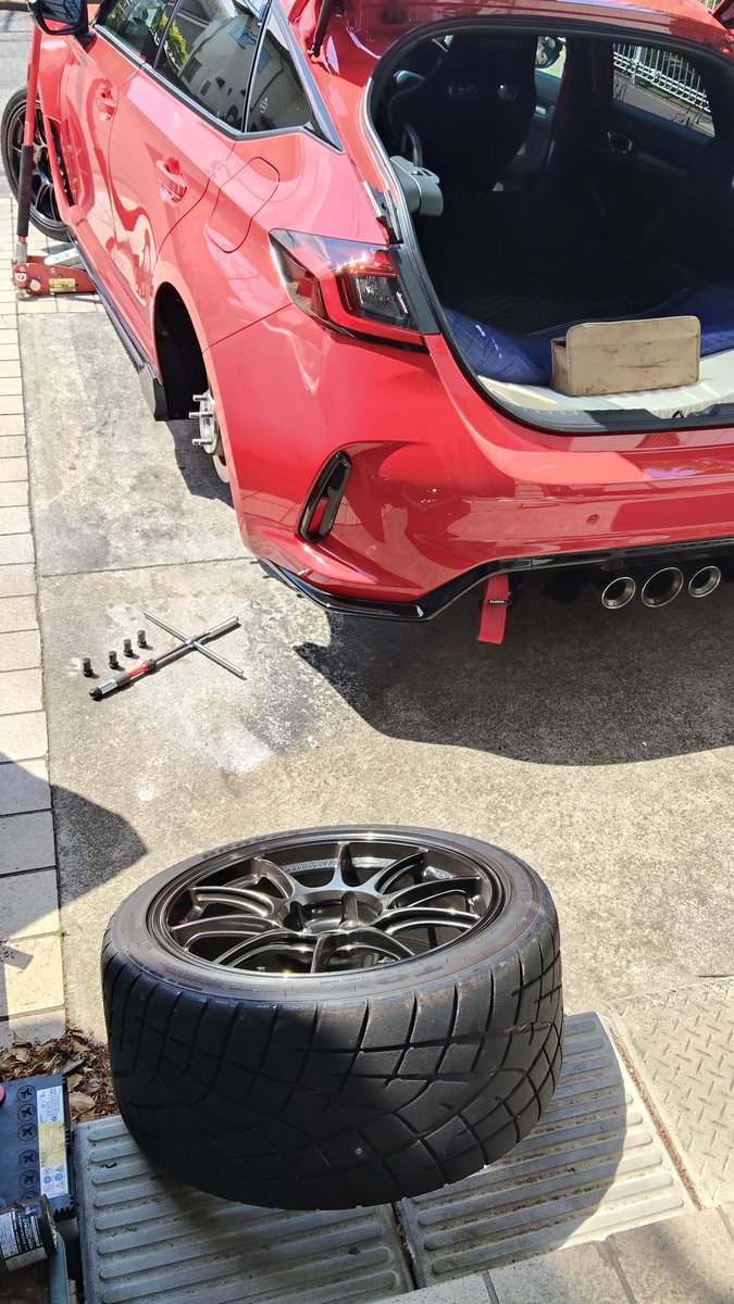 ペチペチ💘ペチペチ💘ペチペチ💘 じゃねーよ😡クソが！ まぁR1Rは履き