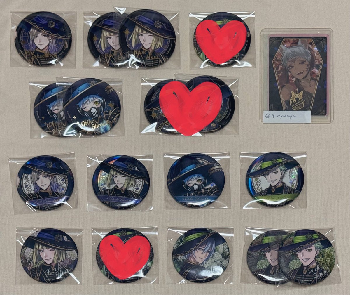 9_myumyu's tweet photo. ツイステ ブルームバースデー 缶バッジ　交換

【譲】画像参照
　　(上から箔押し、オーロラメタル、ランダムマット)
【求】カリム、イデア

画像内異種交換も検討いたします！
梅田手渡し(土日祝) or 郵送交換希望です✉️
検索からもお気軽にお声掛けください🙇‍♀️ https://t.co/g3sDAgNT97