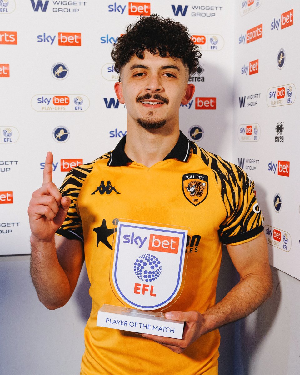 Hull City tweet media