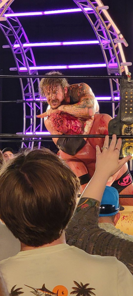 prop_squad23's tweet photo. @realKILLERkross @MLW Oh I found this pic too! https://t.co/IOZYjX5MvV