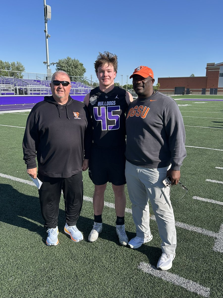 Leonidas_8_'s tweet photo. After our @BHSdogsfootball showcase and a great conversation with @Official_CoachA I’m blessed to say I have received my second D1 offer! Looking forward to my OV next month!

@EddieGeorge2727 @Coach_McQuillan @Coach_Lantz @CoachReinhard @Coach_RCR @CoachCChang @coachpop27 @AJPopen @schwanekamp @BradyLewisRB @Jordansmith_08 @WestonWood04 @OscarFrye18TD @BrandenSharpe23 @nickvecrumba27 @Damisowunmi @ChancelorAdams @JaxsonPierson2 @JustinFaires @IndianaPreps @PrepRedzoneIN