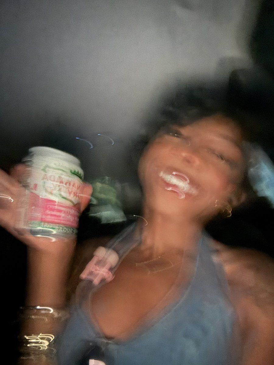 swvnkgawdess's tweet photo. Annnd fuck a filter! https://t.co/0ALowAxNe4