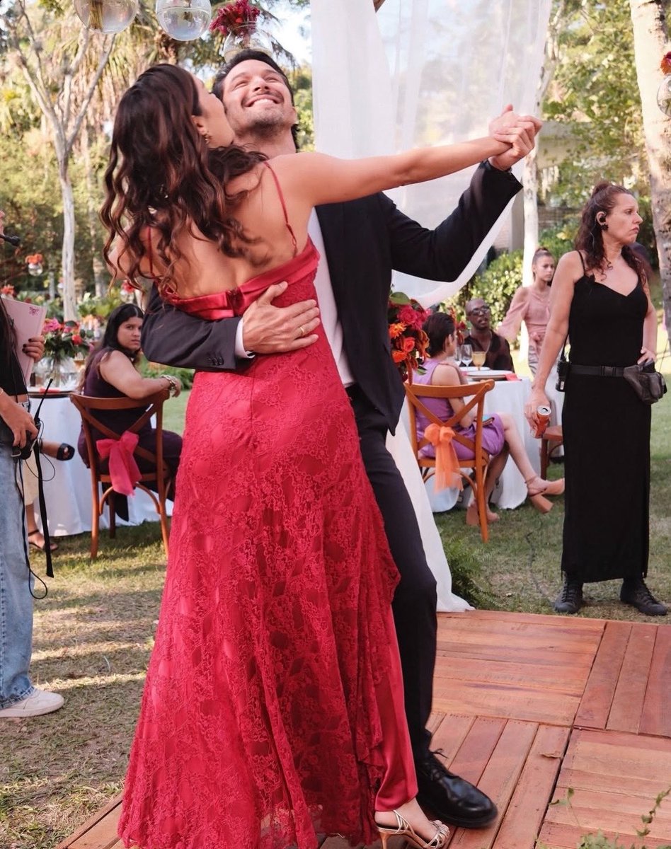 monvieuxx's tweet photo. vão ser pra sempre o casal de protagonistas mais lindo da história https://t.co/ruP9qDkAte
