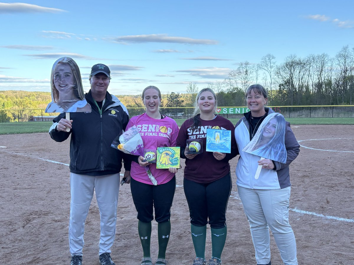 lisapatmac4's tweet photo. The Lady Mustangs earned the league win on Senior Night 12-5 over CBA. Mia Colon &amp; Maddy Richer each had 3 hits. We honored our 2 amazing seniors - Carly Sears &amp; Millie Novitsky. (Our battery for tonight’s win.). 🥎🐎💚 @PatSpadafore @blackwell_phil https://t.co/flQ3wXrgAG