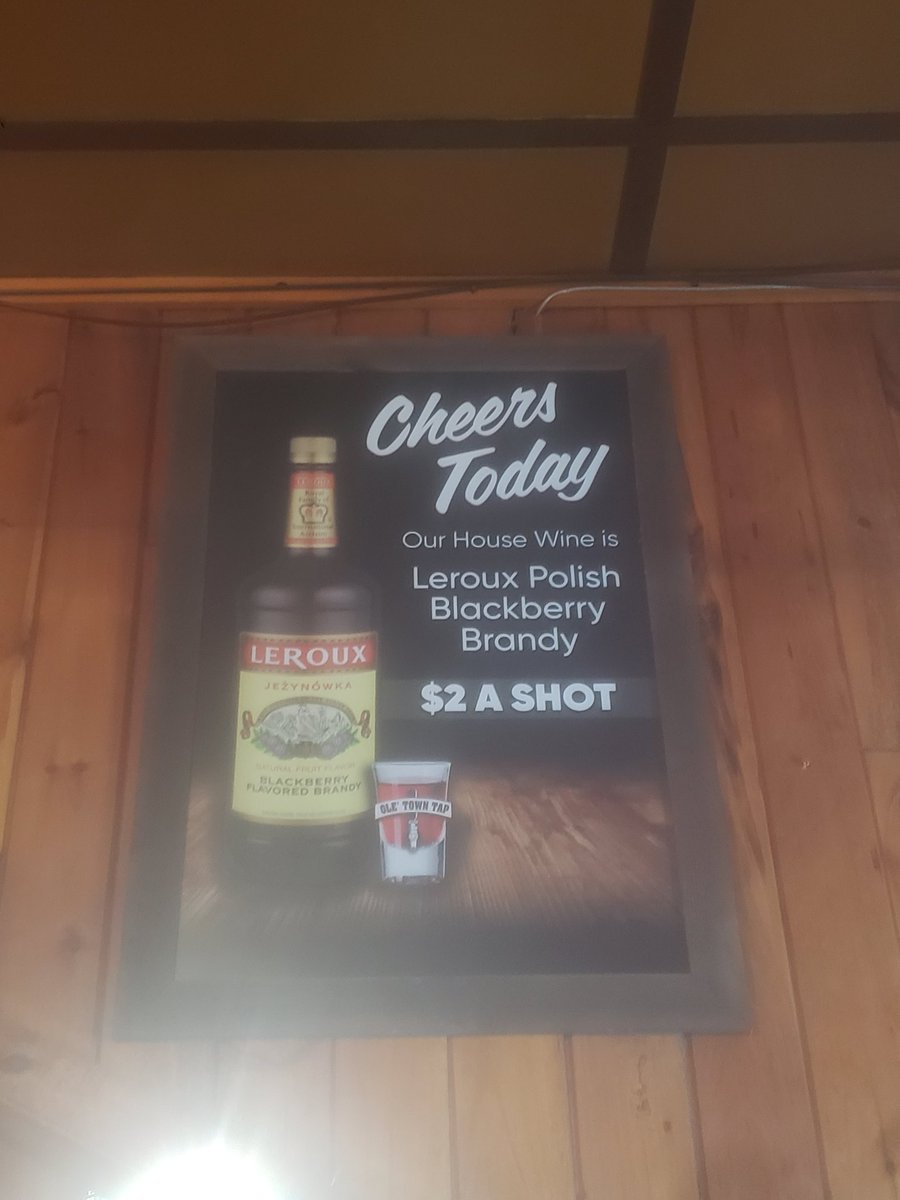 Chipp Inn tweet media