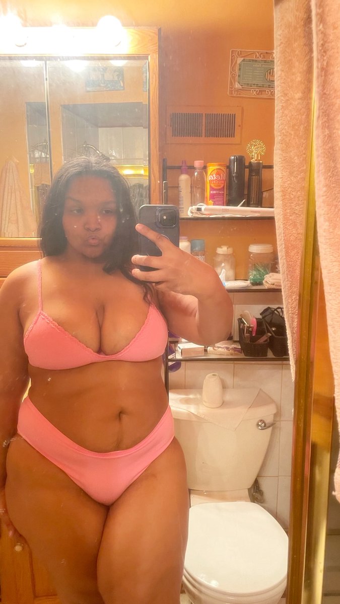 YoFavFreakyBigGirl😌💦 tweet media