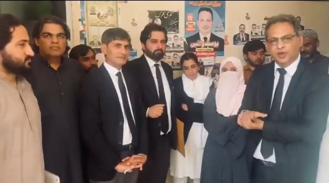 Fizaalam_93's tweet photo. The real strength of PTI lies in the ordinary workers and lawyers who stand firm in extraordinary times. They fight battles quietly, but consistently. Just mentioning a few such names. 
@wyne_yousaf
@meherbilal
@fayezasays
@Karim7247
@AwaisY
@MUBEEN5125
@SikandarAzaam https://t.co/jKm1U2yDgI