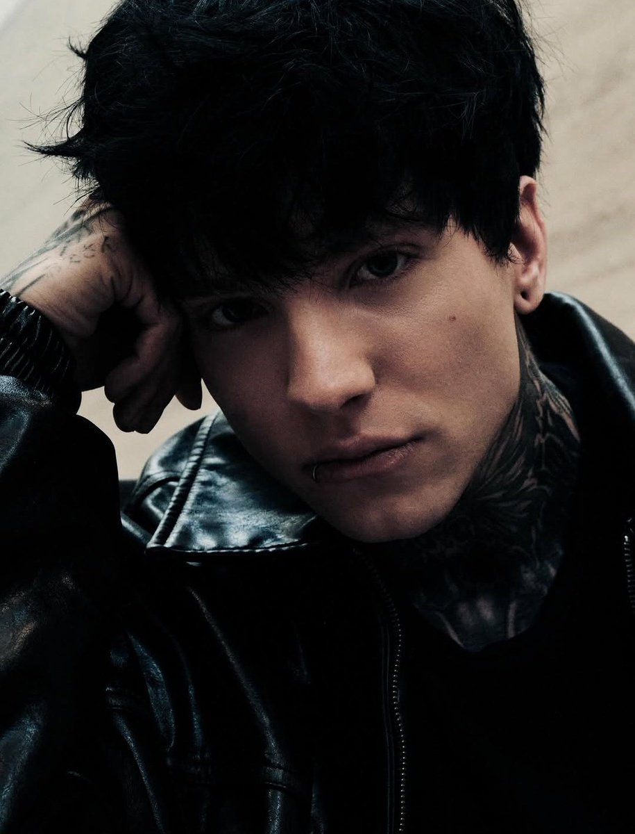 GreciaR022's tweet photo. Todo que verrrrr mi amor 🫦🫦 eres mi modelo favorito forever 🖤✨ 
 https://t.co/HiHOkYiwd8 https://t.co/4CZY4dVsD2