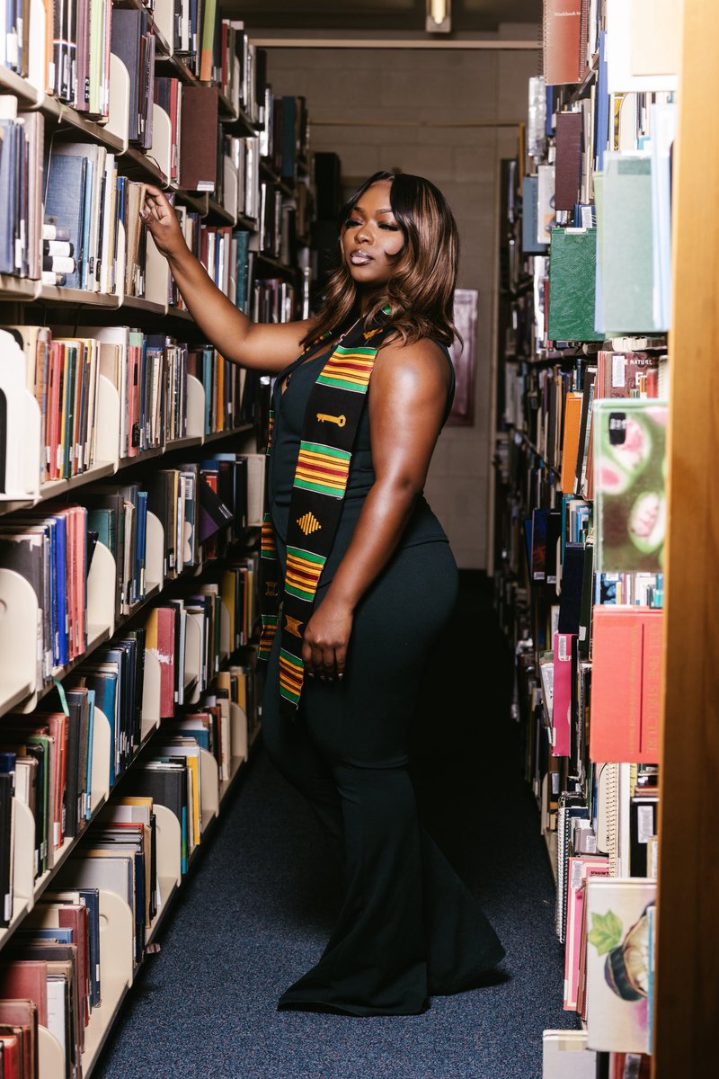 liltinkkk_'s tweet photo. i should’ve believe everyone when they say undergrad flies by 🥺 i can’t believe i graduated almost two weeks ago na. #hbcugrad #gradaute #wilberforceuniversity https://t.co/5PAR3uFkxM
