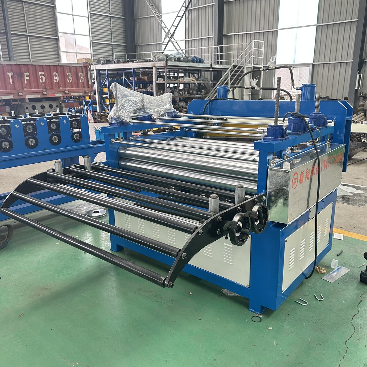 chiyuan_2's tweet photo. Custom tile press machine, multiple tile types optional, solid body durable, quick return on investment.
#TilePressMachine #RollFormingMachine #ColorSteelRoof #RoofingMachine #BuildingMachinery #SteelFormingEquipment https://t.co/ldVJ7jh0ax