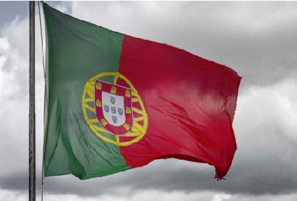 MyLuso's tweet photo. Golden Visas holders to file lawsuit against Portugal over the new Nationality Law 

#Goldenvisa #portugal #nationalitylaw #portuguese #myluso 

https://t.co/g2m9PefmJe https://t.co/tYeNy0sPQo