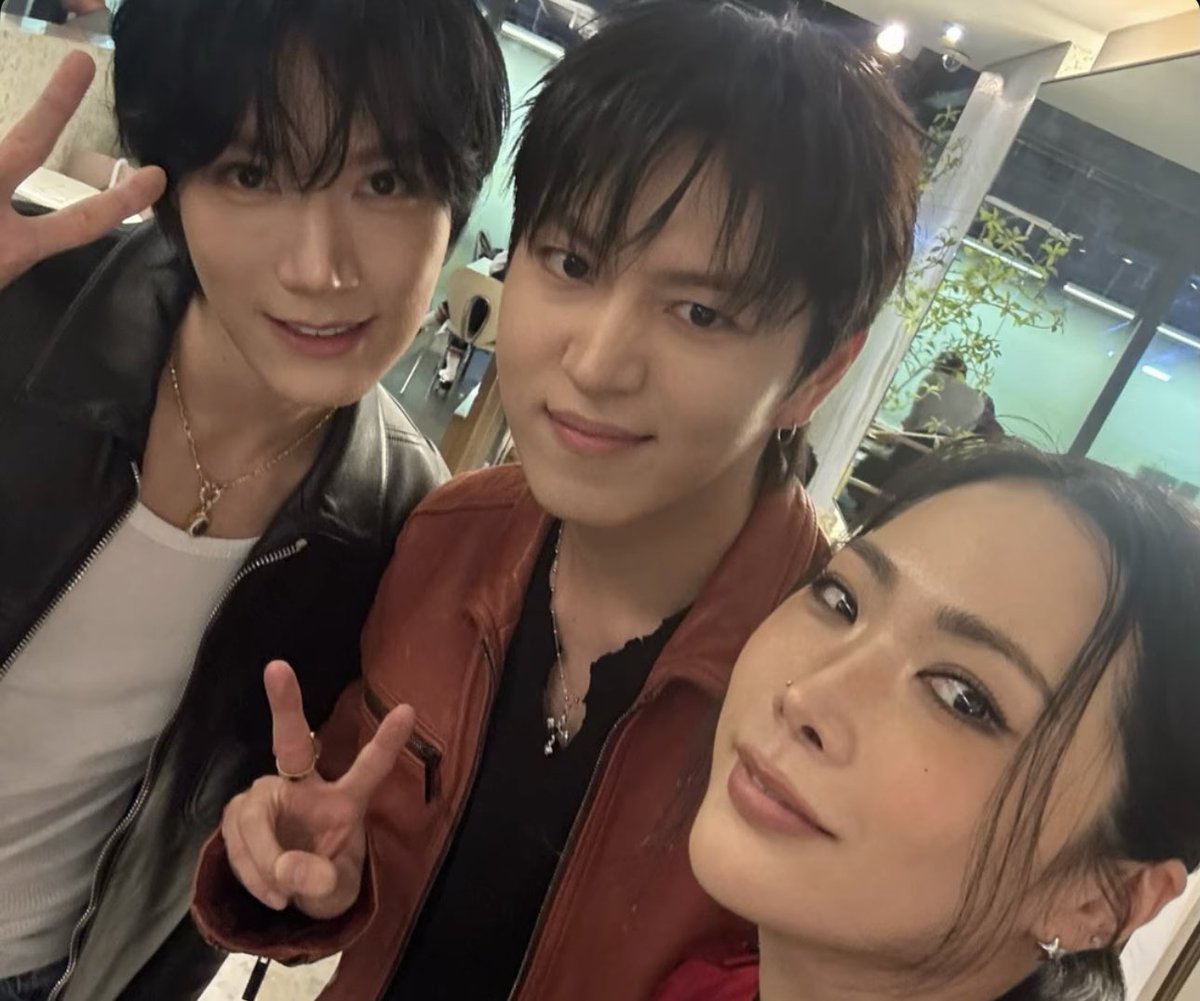 ฮอลลล์ ヅ tweet media