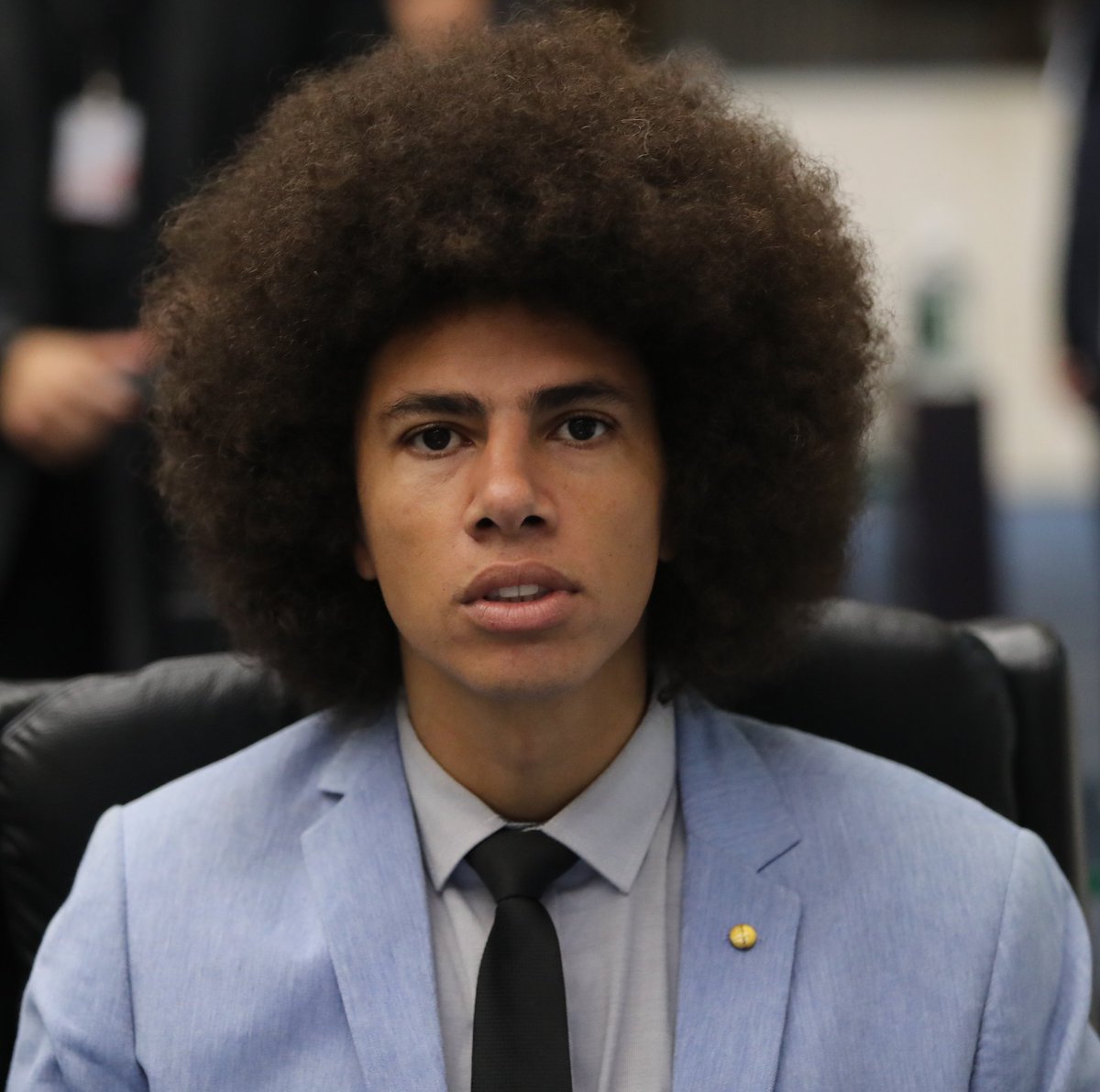 Não é o Léo Lins tweet media