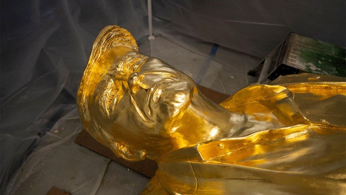 JerryWillResist's tweet photo. Florida is a mess 
They just passed the death penalty for pedophilia! Then put up a golden statue of a pedophile. https://t.co/dJhOtMKSCP
