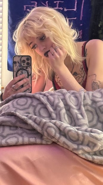 paige𖤐 tweet media