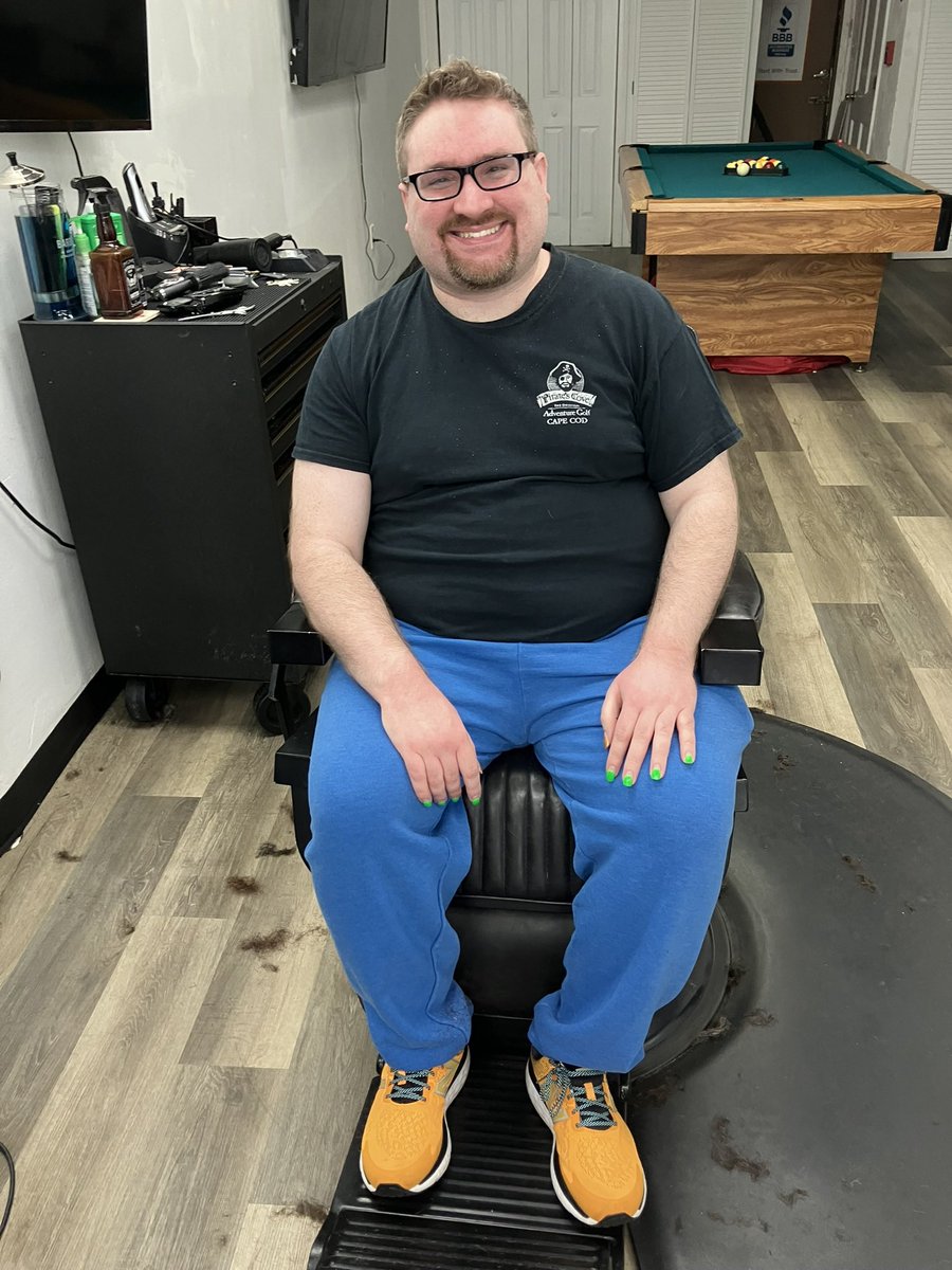 MichaelDaGaymer's tweet photo. I got a haircut and had my beard trimmed into a goatee. Also got my nail polish removed. Gonna take a break from the nails for a bit to give them a break. I had a good self care day 💇‍♂️💅 #Haircut #Hair #Nails #Goatee #GayGuy #LGBTQIA #LGBTQ #LGBT #SelfCareDay https://t.co/ZxKS0MDdmL