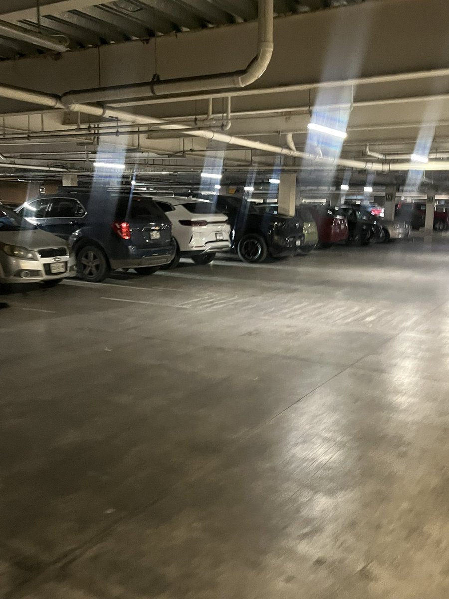 fpalejandro97's tweet photo. A quien no se le antoja un rapidín en un estacionamiento😈🔥 https://t.co/aHkhp1wpPr