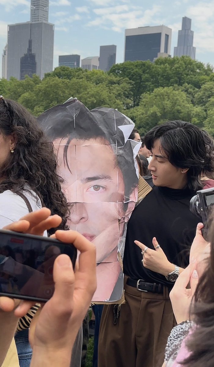 HudsonwilliamMX's tweet photo. En medio del “Wasian Gatherings” en Nueva York (la reunión más grande de personas con ascendencia asiática y occidental) hubo un concurso de “el más parecido a Hudson Williams” y Abey Linn (@abeyllin) fue el ganador https://t.co/AT9sdet5zB