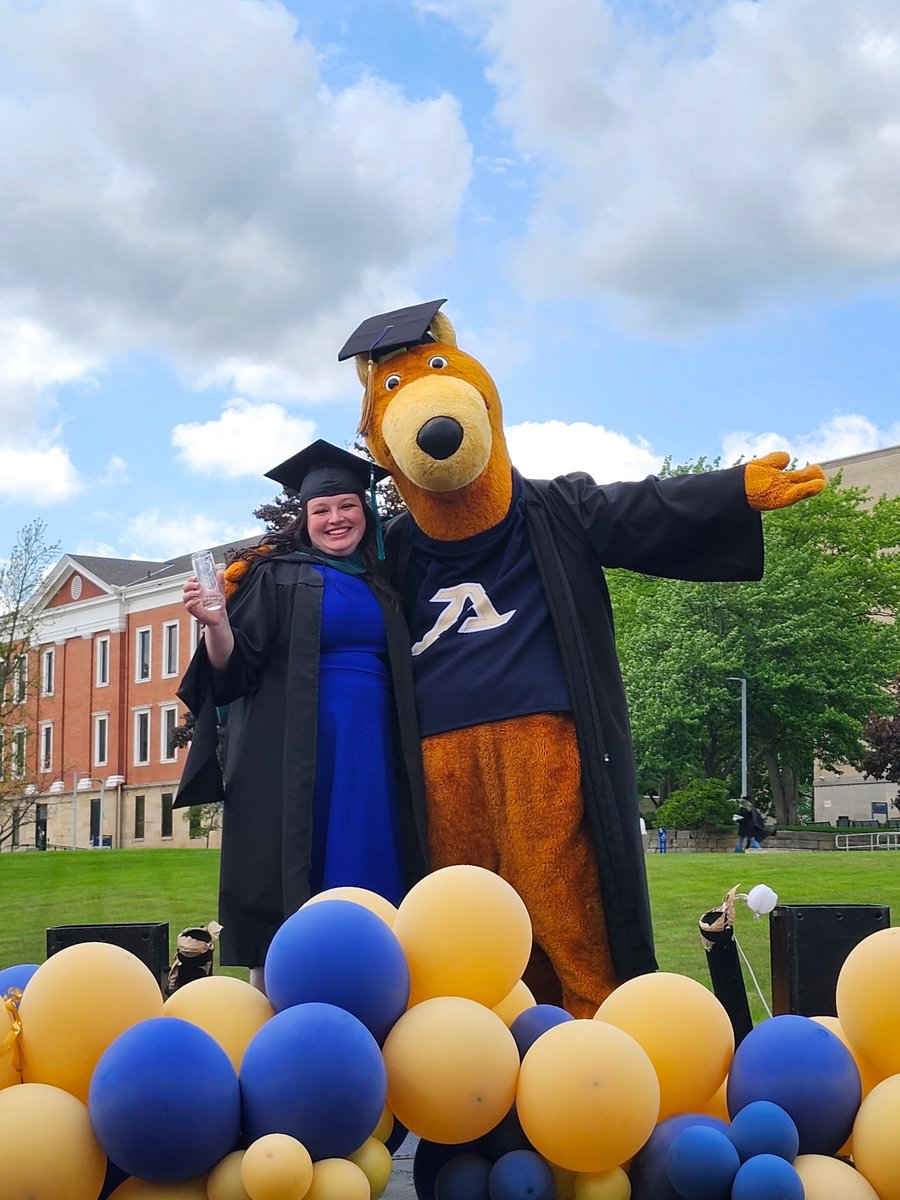 KateD_31's tweet photo. Masters of Sport Science &amp; Coaching with a Sport Admin concentration complete! 3 years and a lot of curve balls thrown my way but I kept pushing through!

Go Zips! https://t.co/xxZf9ybSBr