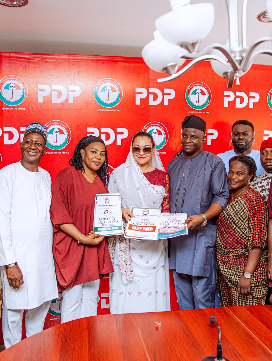 SenatorNatasha's tweet photo. Today, I submitted my nomination and expression of interest forms at the PDP National Headquarters, reaffirming my commitment to serve the good people of Kogi Central with purpose, courage, and dedication.
For love. For people. For service. 2027 🇳🇬🙏🏽

#Nigeria #PDP #lamansiónvip https://t.co/aiP7hhskMV