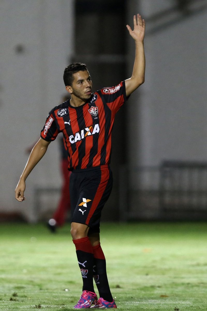 Joguei no Vitória tweet media