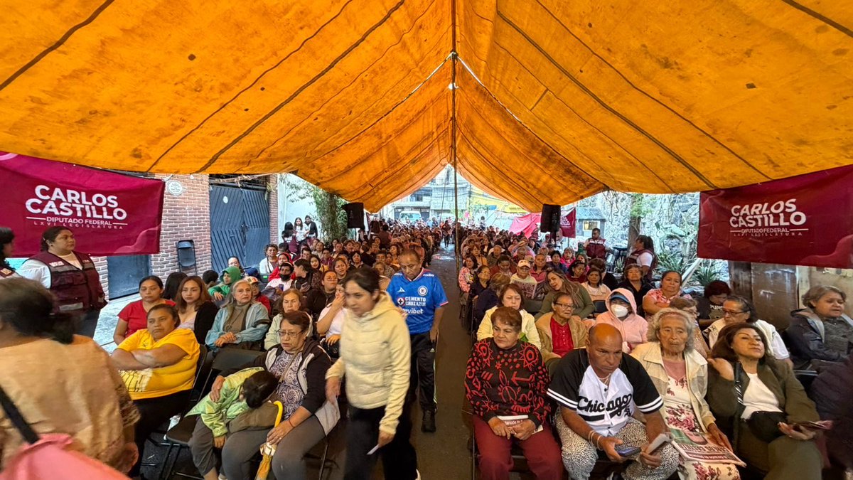 Hoy estuvimos festejando con las mamás de la Col. Ruiz Cortines de Coyoacán.