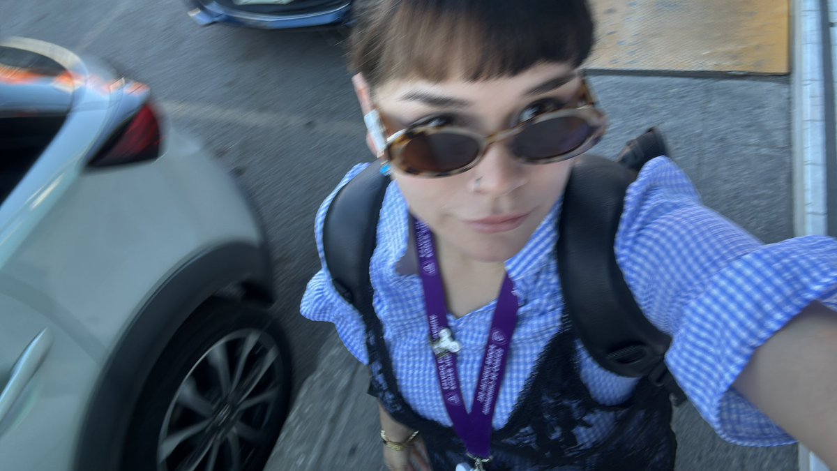 meloncitopeach's tweet photo. Directo en cinco minutitos

RESIDENT EVIL BIOHAZARD
continuamos con mi tío borracho

https://t.co/6GqByhuSQ4 https://t.co/wWTMRAXPms