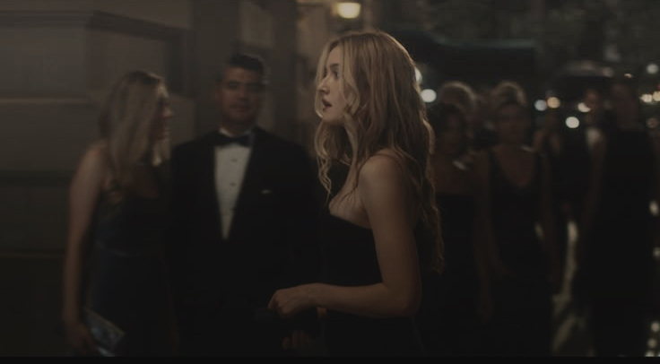 worldsaxis's tweet photo. She had just stepped out of the black car that brought her to the event. The first time she wasn't behind the scenes, hiding herself away from the cameras and actually attending the event herself. She had not notice the look of ℎ𝑖𝑠 eyes lying on her. https://t.co/ILF26ihequ
