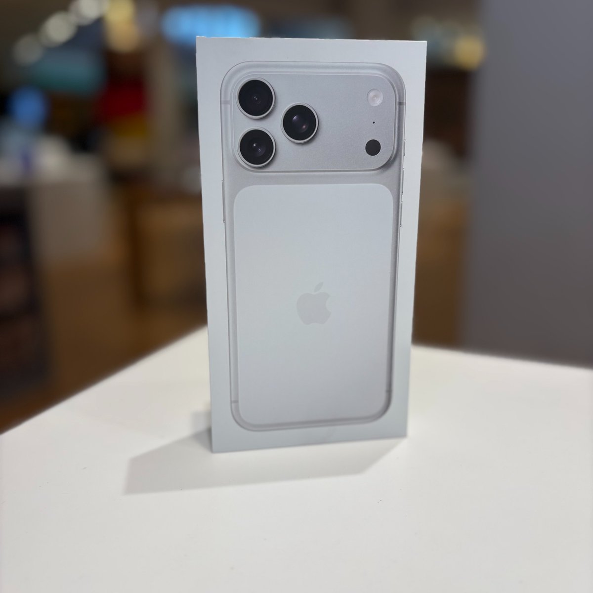 入荷情報📣】 #iPhone17ProMax 256GB シルバーが入荷いたしました