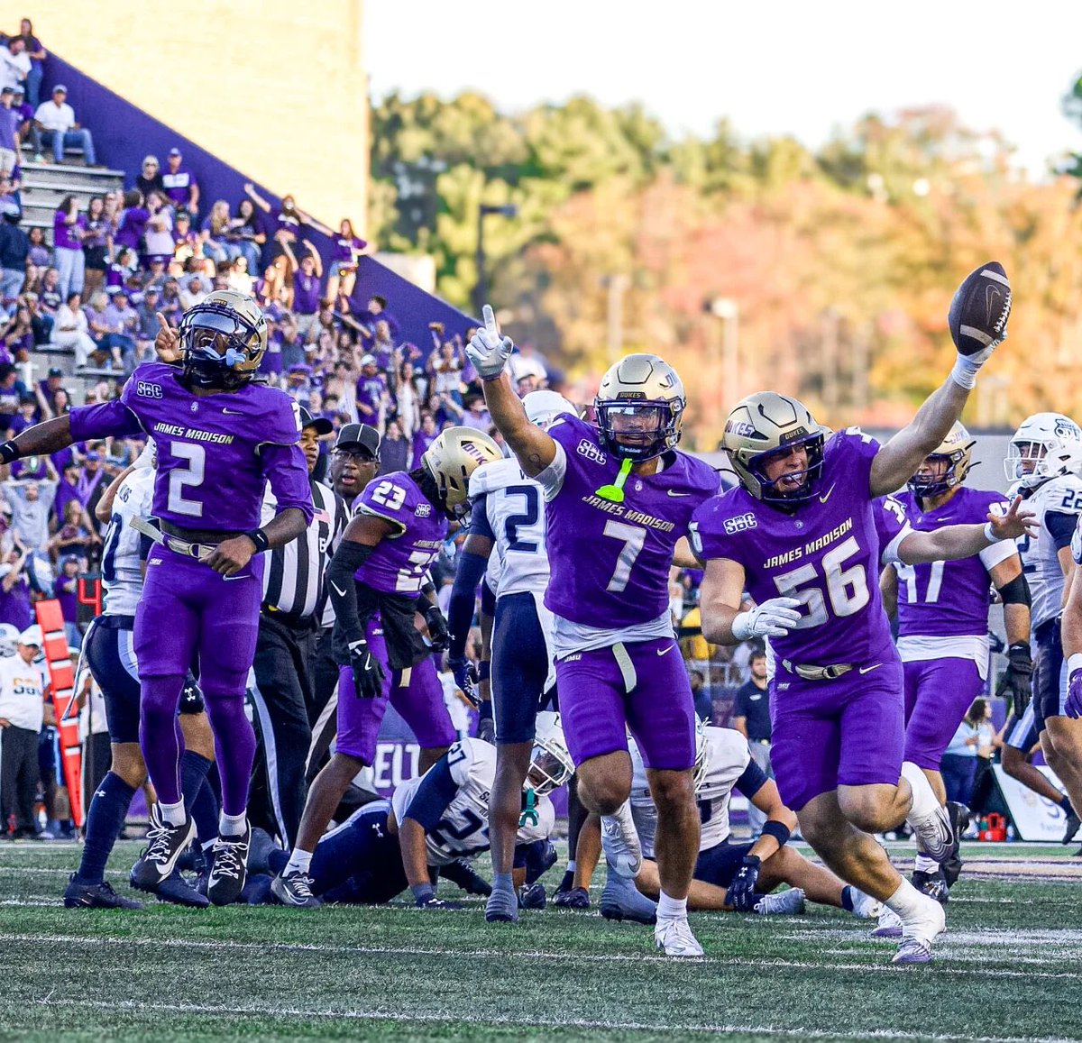 hites_connor's tweet photo. After a great call with @aaronpflugrad I am excited to have been offered by James Madison University!
@JMUFootball @CoachPlungasJMU @CoachRobertBala @coach_bnapier @IgnatiusFB @CoachMmiller15 @PrepRedzoneIL @EDGYTIM @AllenTrieu @Bryan_Ault @GregSmithRivals @ChadSimmons_ https://t.co/oeeEmlHI2L