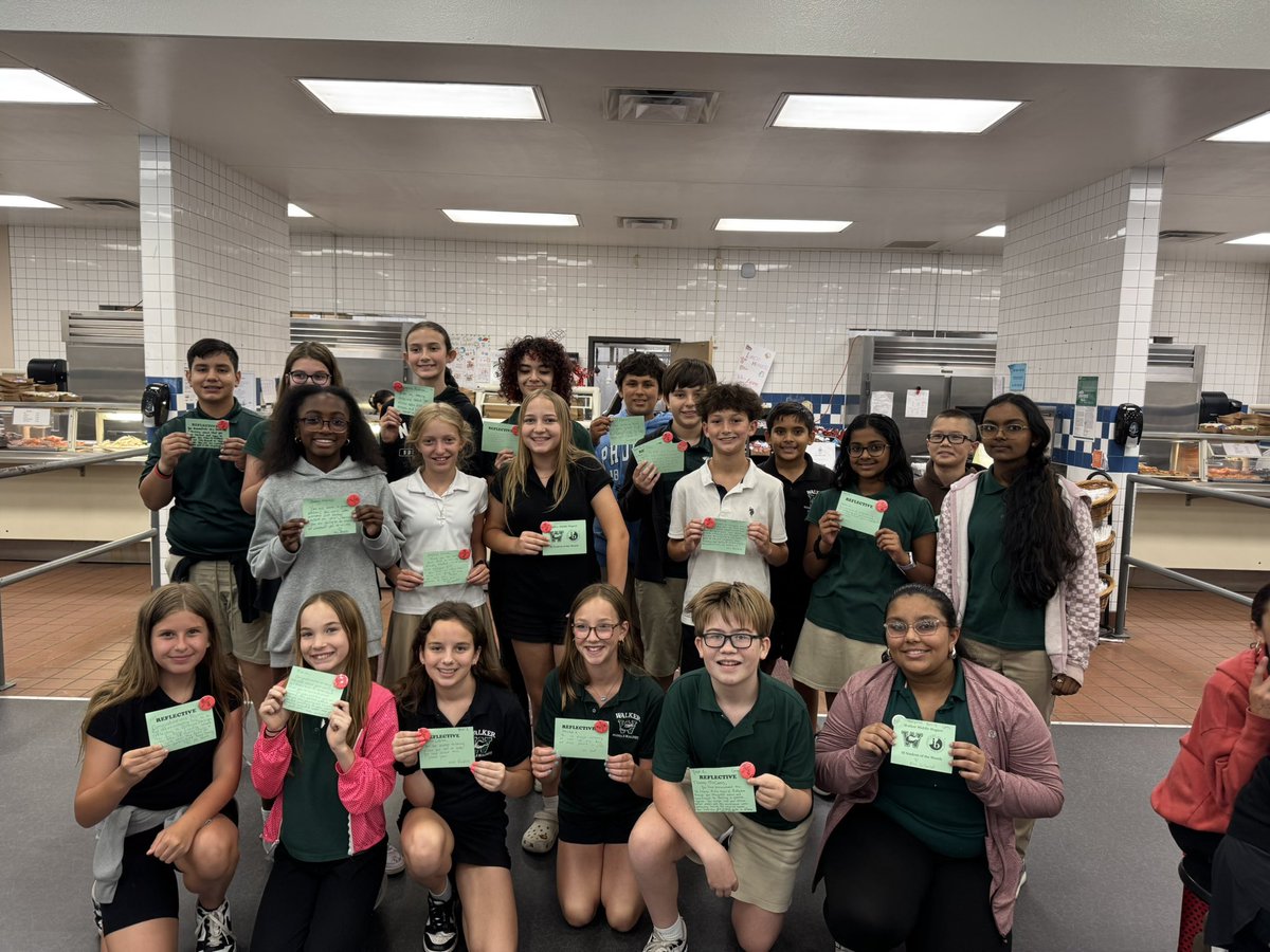 WalkerMiddleIB's tweet photo. Shout out to our IB Students of the Month for Reflective! 🐺💚 @HillsboroughSch @iborganization https://t.co/Qtb8BgcJPb