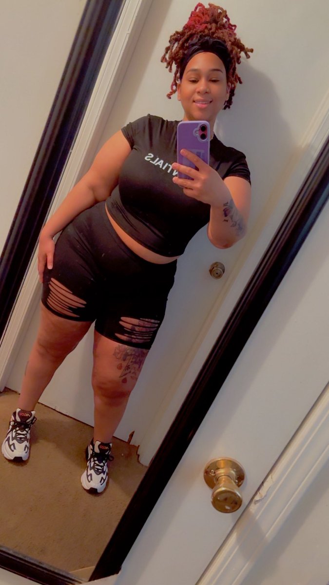 RedBone_Witlocs's tweet photo. Big Pressure 🤏🏽 Big Redd 😈 Big Muhfucking Savage 😮‍💨 Big RedBone  #YouSeeHer 🥰 https://t.co/UHx7NdAfyn