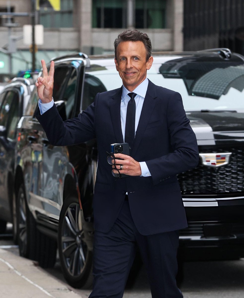 Best of Seth Meyers ᡣ𐭩 tweet media