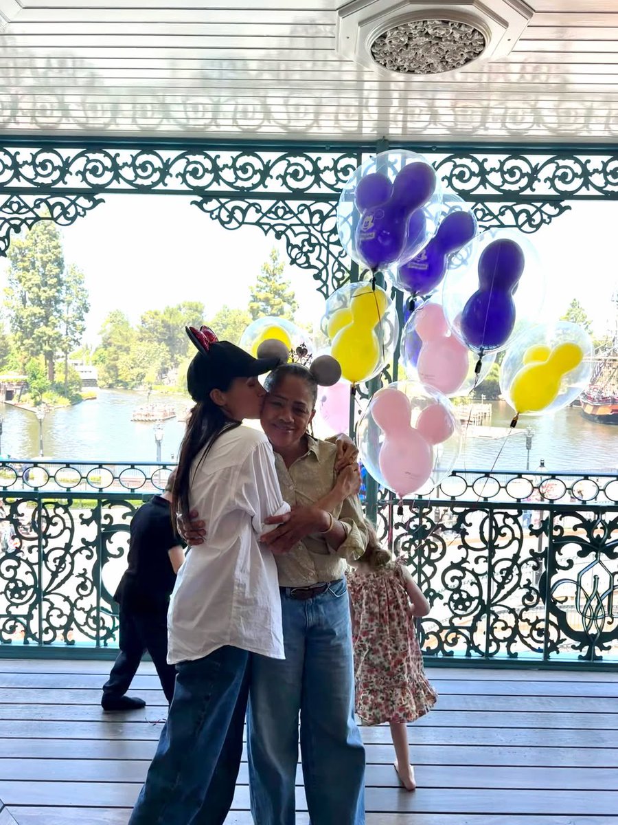 meghan updates🧸ྀི tweet media