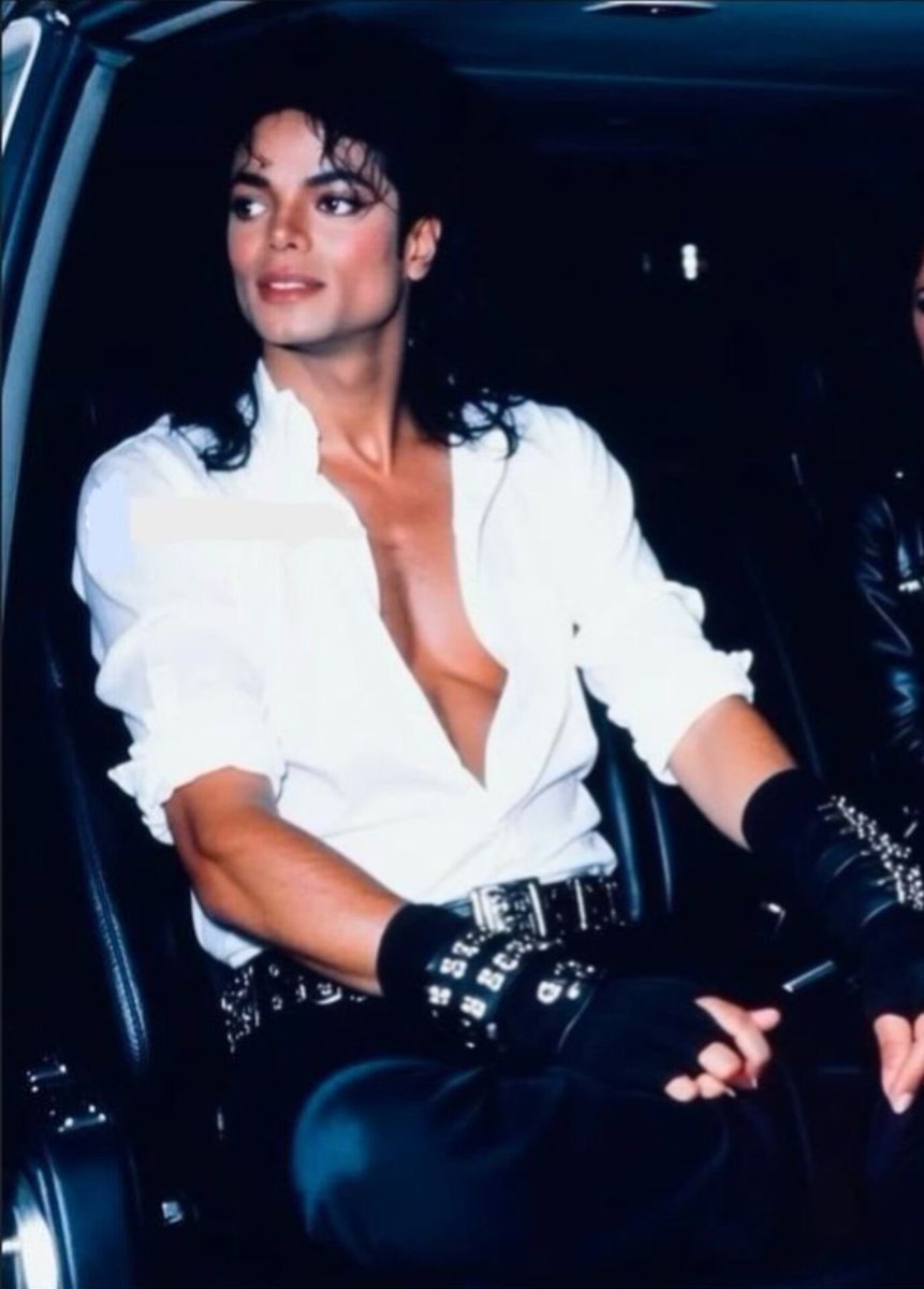 Sarah (wishes Michael was here) 🖤 tweet media