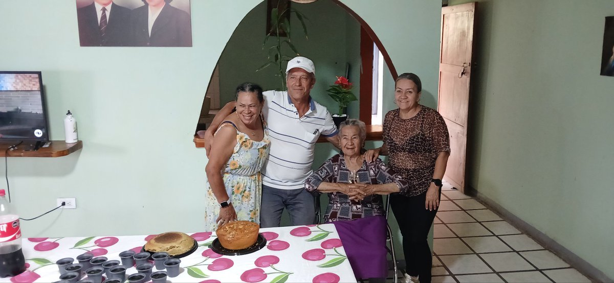 camaverrys77's tweet photo. Feliz día de la madre #Carpinloro #diadelamadre https://t.co/q3JoM6K7Rf