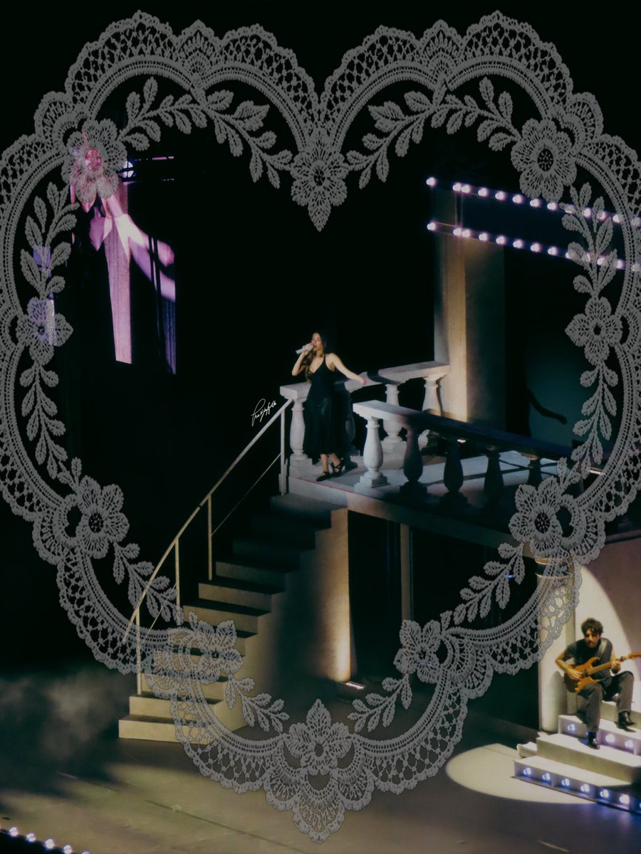 _idk_too's tweet photo. ₊✩‧₊˚౨ৎ˚₊✩‧₊ Madison Beer at the opening night of The Locket Tour in Krakow! 
#madisonbeer #madisonbeerconcert #madisonbeerkrakow #lockettour #lockettourkrakow https://t.co/F59AipM0Ct