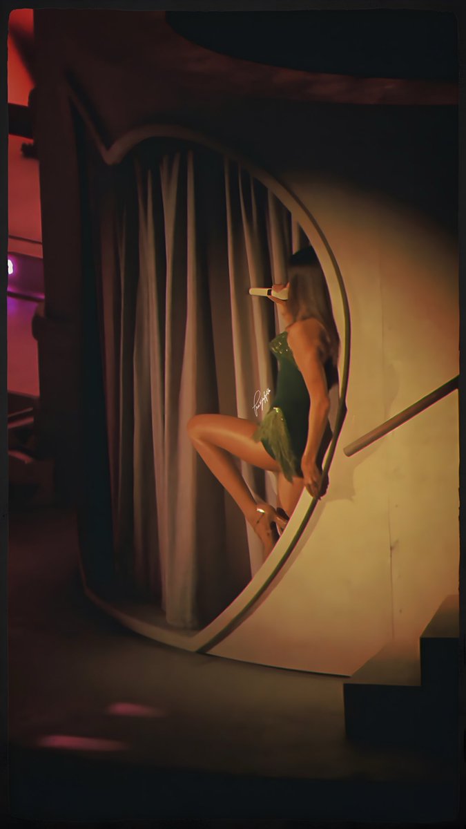 _idk_too's tweet photo. ₊✩‧₊˚౨ৎ˚₊✩‧₊ Madison Beer at the opening night of The Locket Tour in Krakow! 
#madisonbeer #madisonbeerconcert #madisonbeerkrakow #lockettour #lockettourkrakow https://t.co/F59AipM0Ct