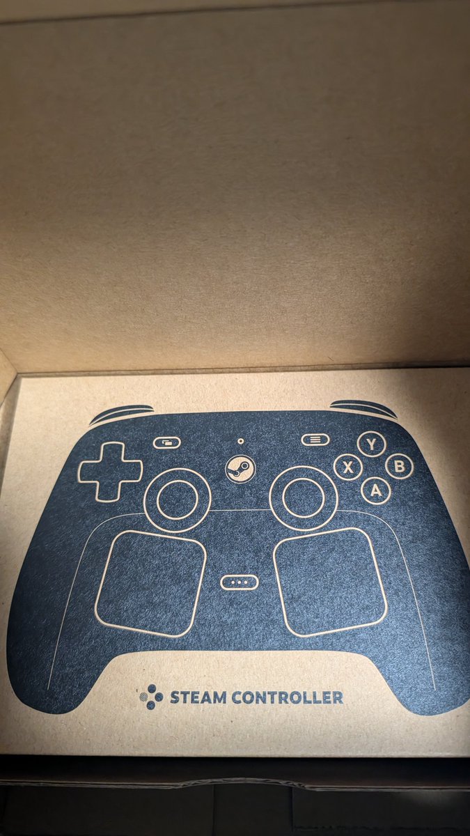 SnowXen's tweet photo. 新しいsteam controllerが届いたよ！ https://t.co/6P645EFR4p