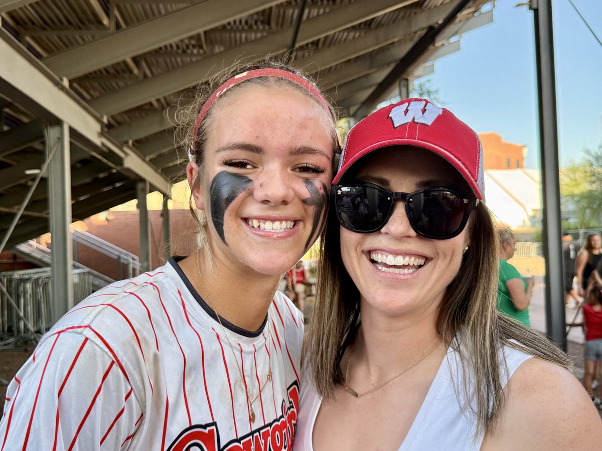 AndyMorales8's tweet photo. Nikki Dunlap, star of the 2010 championship with Hattie Macumber, 2026 MVP #Willcox https://t.co/qsHyn5NVmZ