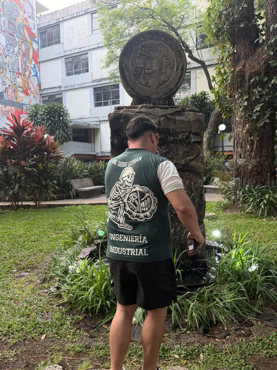 dgletran's tweet photo. Su ingeniero de confianza cerró pensum 👷🏻⚙️ https://t.co/jT84EywdGp