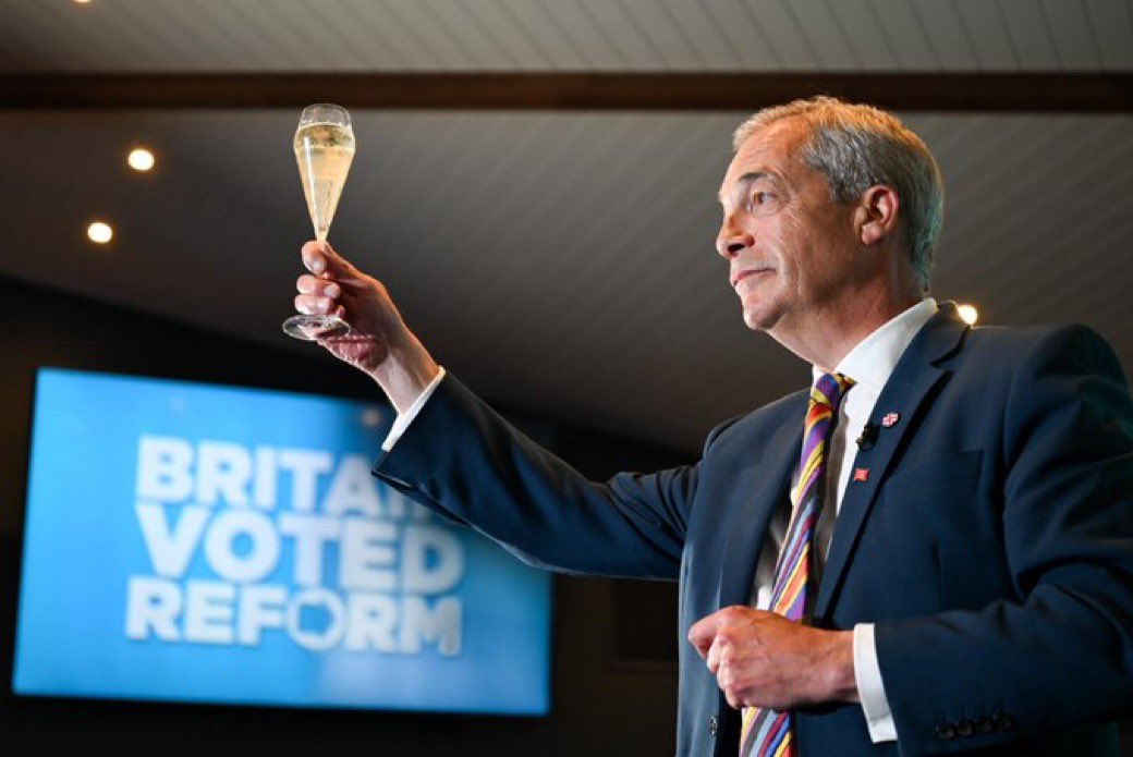 Chloegrant256's tweet photo. Nigel Farage is the way to go let’s support him and grow for the better……….if you are with me give me a follow..🩵🩵 https://t.co/TnxfzQQ5BU
