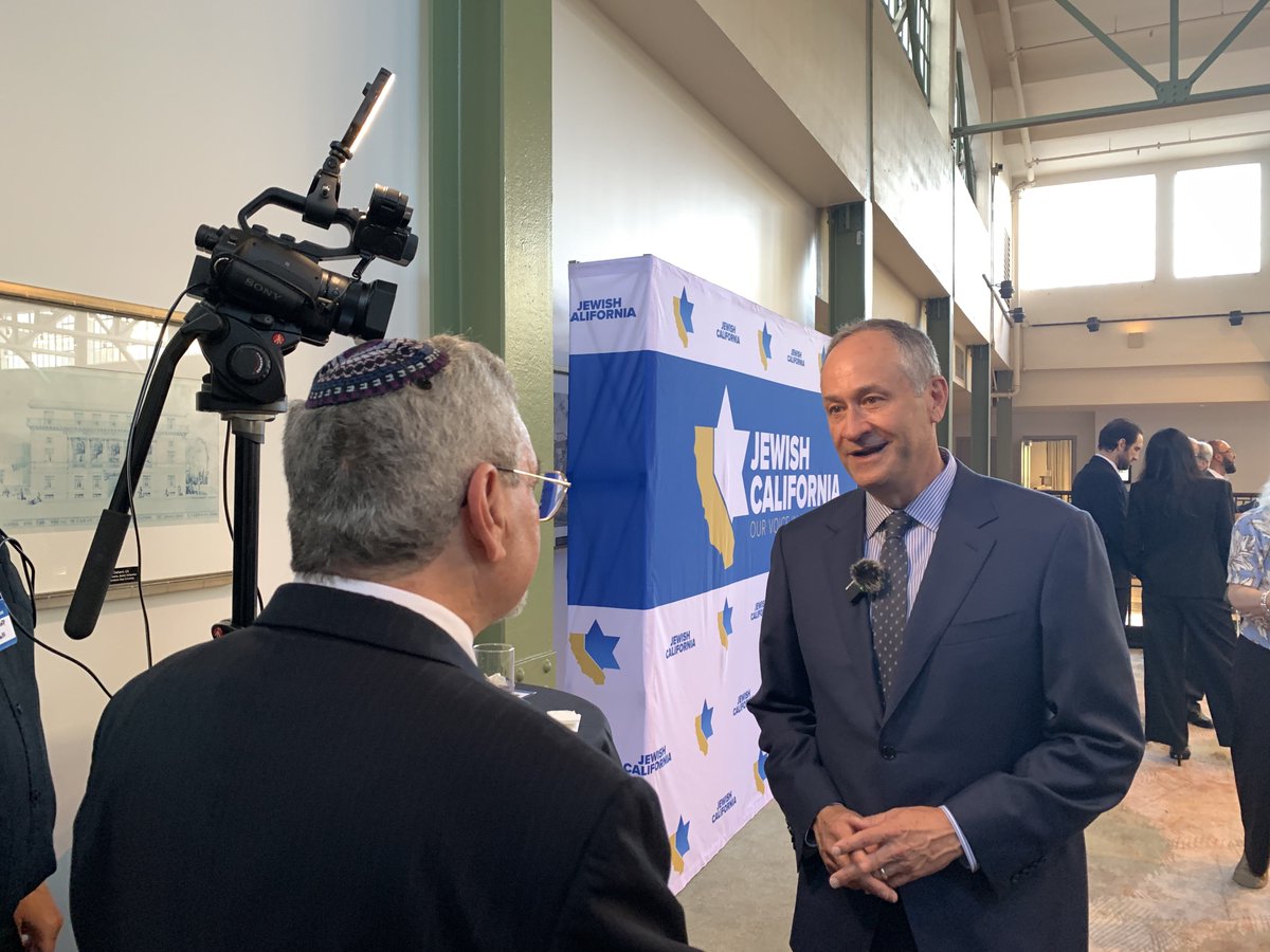 greenbergnation's tweet photo. Doug Emhoff at Jewish California Summit https://t.co/98c1lHRwud