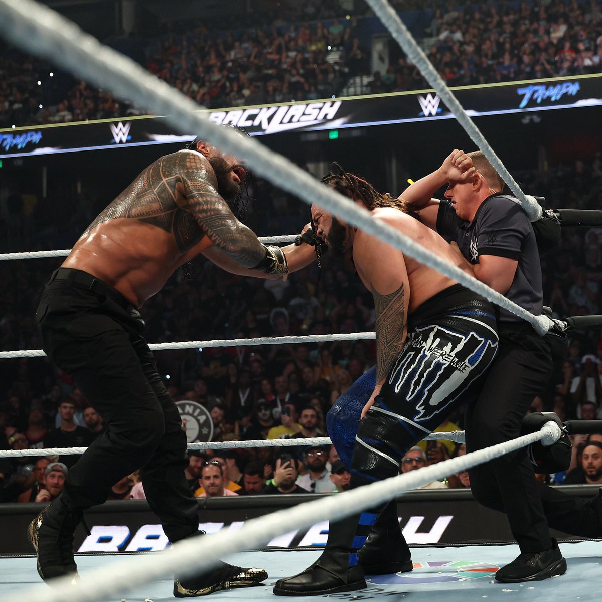 OTC1. ⎆ NOT @WWERomanReigns tweet media