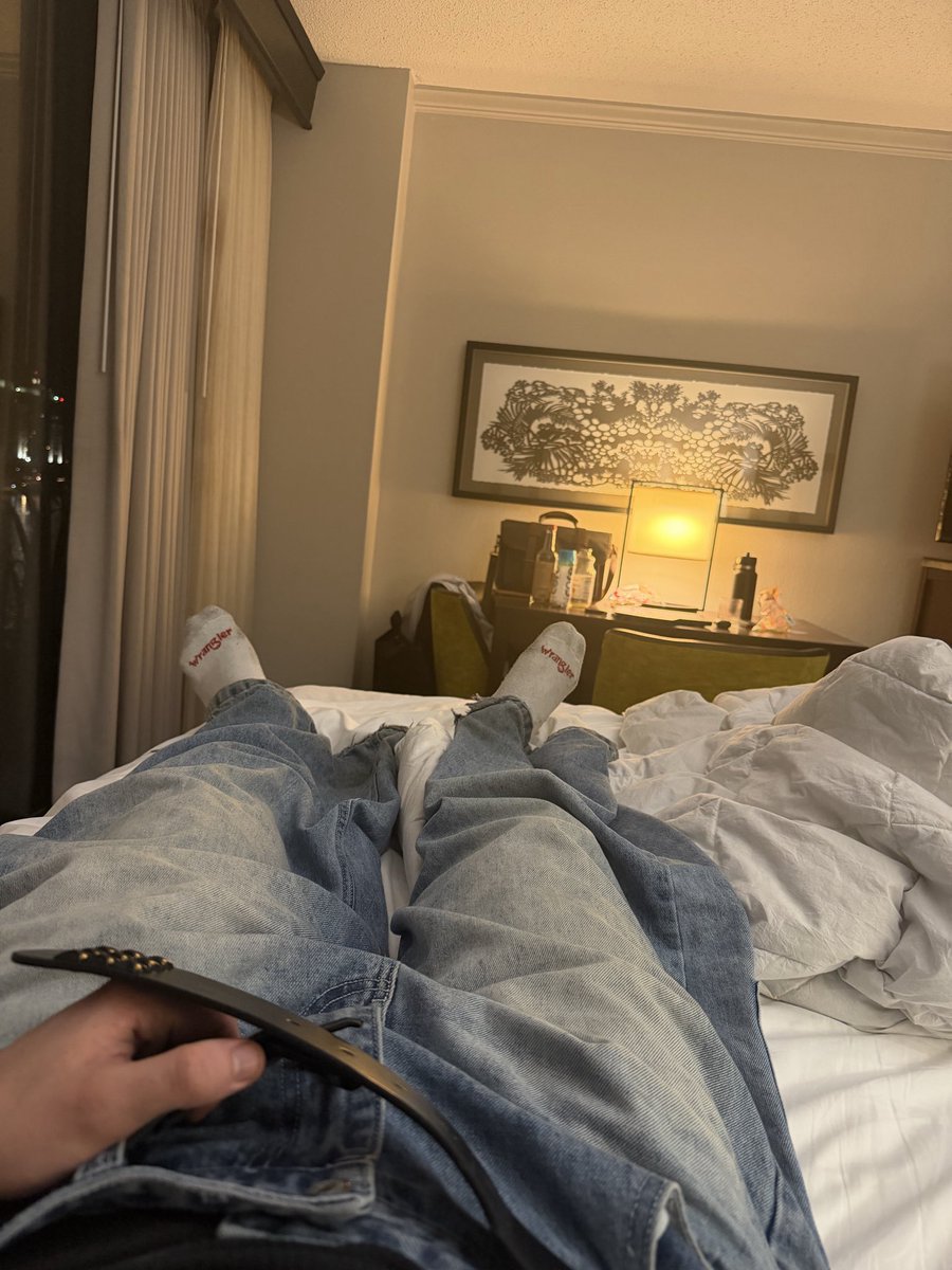 byehellono's tweet photo. just got back to my hotel #chudai #wataa #findom #domalpha #straight #bi #cashpig https://t.co/RSql0h6COu