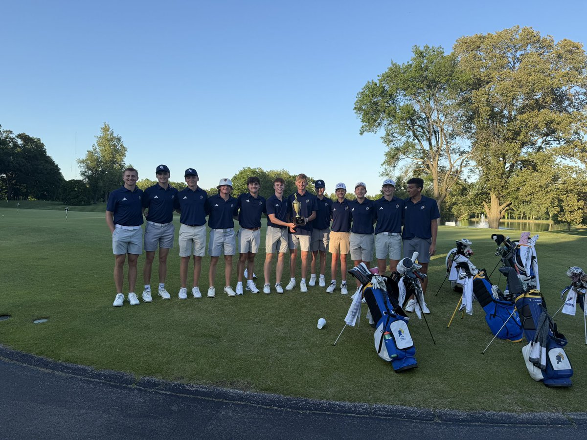 GolfCastle's tweet photo. What a wonderful night to celebrate our Seniors! Thanks to @Memorial_Golf for joining us for the First of many Steel vs Stripes Cup.
Thank you @braydenlamborne Brady Fiester, Carter Bobe, Isaac West, and Bennett Slade for your dedication to making Castle Boys Golf better! https://t.co/e0QfjE39ag