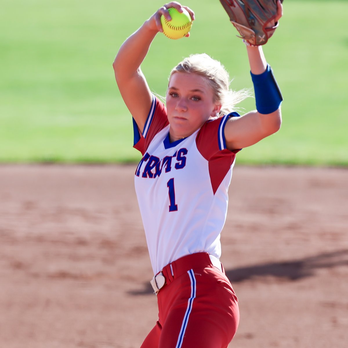 JohnCrossPhoto's tweet photo. https://t.co/0Vf8N2EVYO

I was expecting two of the best pitchers in the county to battle it out, FHS #14 Chloe Rowland and PHS #1 Ashley Johnson ... and indeed both had great games!! Both teams were outstanding. Page won 3-2 

New pictures for both teams will be added to their folders.